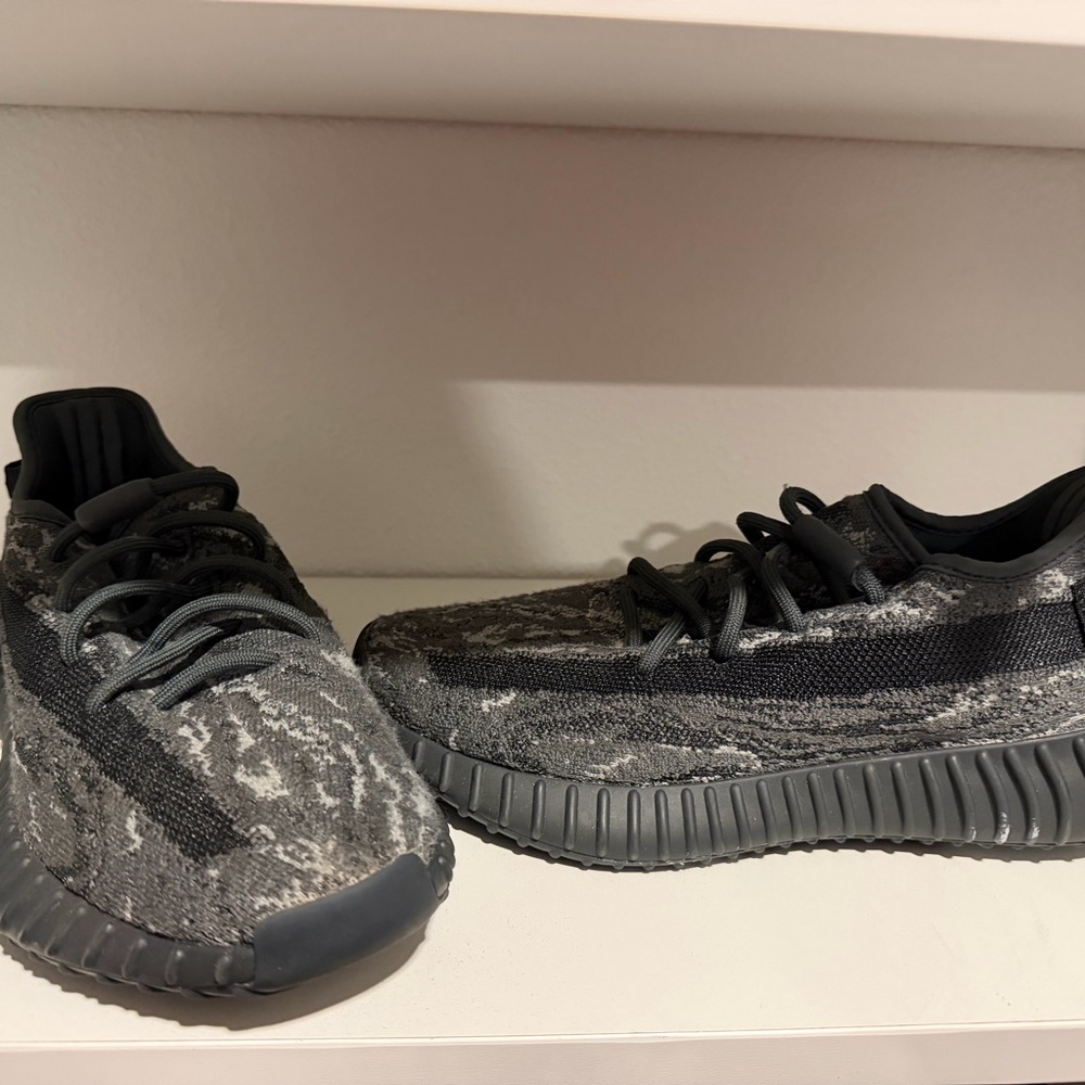 Yeezy Boost 350 V2 Black Gray Primeknit Sneakers